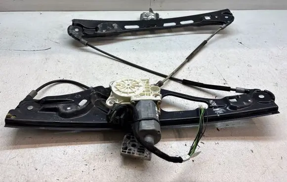 Mercedes-Benz E W211 Front door window regulator with motor A2117200146