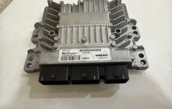 Volvo V70 Engine control unit/module 31269189