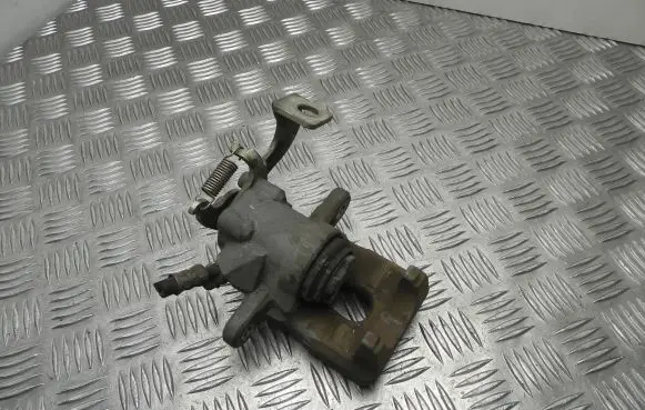 Toyota Prius (XW30) Rear brake caliper TOKICO VD17001