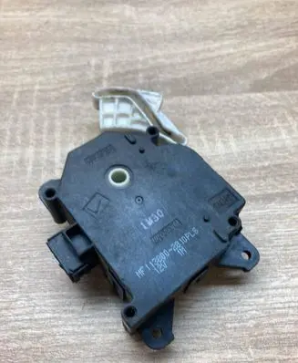 Toyota Avensis T270 Air flap motor/actuator 1138002810 12V1M
