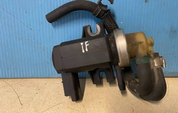 Citroen C4 I Picasso Turbo solenoid valve 9672875080