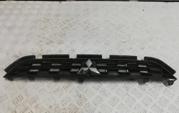 Mitsubishi ASX Front bumper upper radiator grill 6402A318