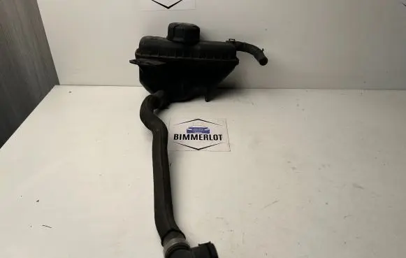 BMW M4 F82 F83 Coolant expansion tank/reservoir 2284601