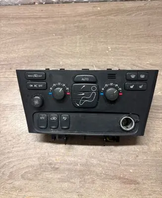 Volvo V70 Climate control unit 8691876 M6184300067
