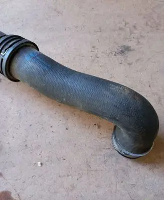 Volkswagen Golf V Intercooler hose/pipe 1K0145834G