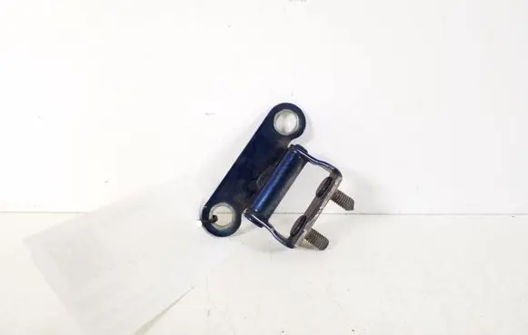 Toyota Corolla E120 E130 Tailgate/trunk/boot hinge 68810-21050