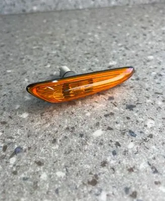 BMW X3 E83 Front fender indicator light