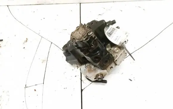 Volvo S60 Fuel injection high pressure pump 0445010043 8689590 04450100438689590