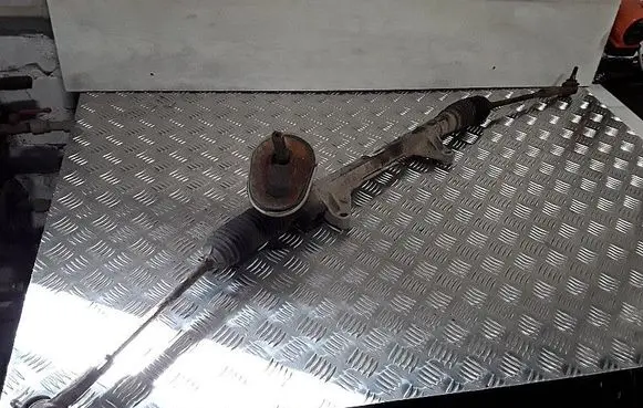 Nissan Micra C+C Steering rack 48001bc43a