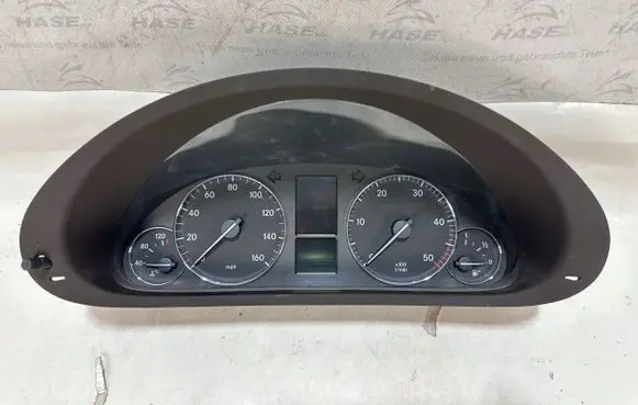 Mercedes-Benz C W203 Speedometer (instrument cluster) A2035409247