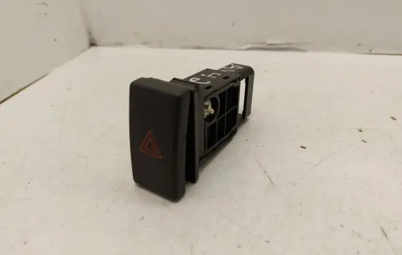 Toyota Avensis T250 Hazard light switch 8433205050 157963