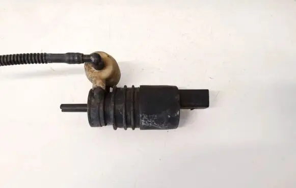 Skoda Fabia Mk1 (6Y) Windscreen/windshield washer pump 1T0955651A
