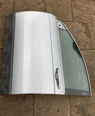 Honda CR-V Front door