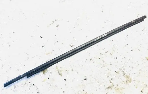 Toyota Yaris Front door glass trim molding 
