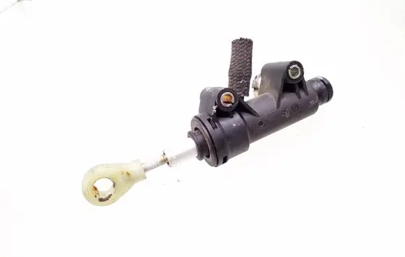 BMW 3 E90 E91 Clutch master cylinder 6758822 21526758822