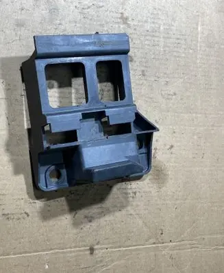 Mercedes-Benz Sprinter W906 Front bumper mounting bracket A9068850163 9068850163
