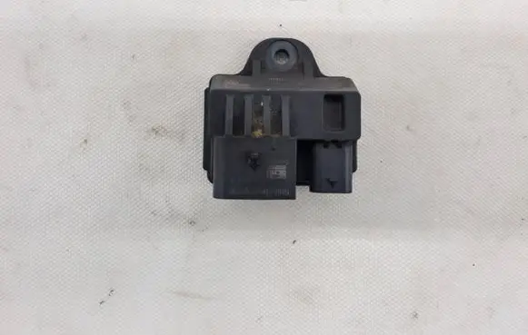 BMW 5 F10 F11 Glow plug pre-heat relay 8519471