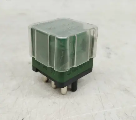 Mercedes-Benz E W124 Other relay 0015429619 A0015429619 0005421881