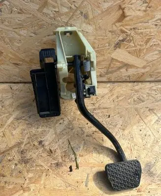 BMW 5 F10 F11 Brake pedal 6775368 4010989A 0103111533