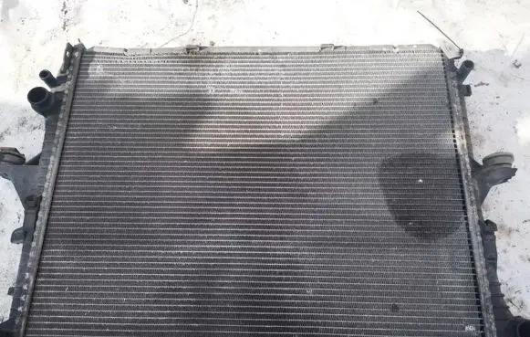 Volkswagen Touareg I Coolant radiator 7l6121253