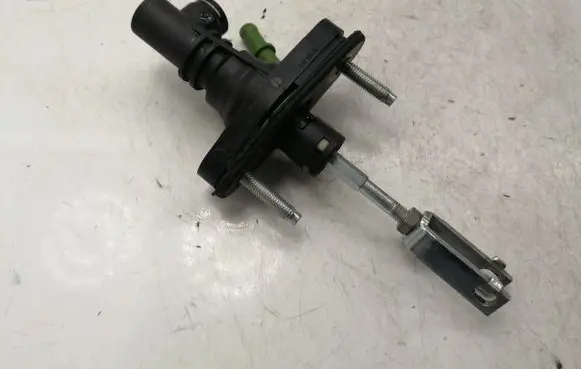 Toyota Auris 150 Clutch master cylinder 3142002051 3145942040