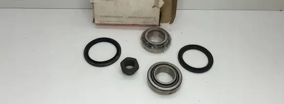 Ford Fiesta I Front wheel ball bearing a800x1k018da