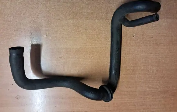 Mercedes-Benz S W126 Engine coolant pipe/hose 1268322994