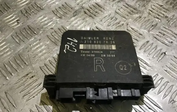 Mercedes-Benz C W202 Door control unit/module 2108207626 356826