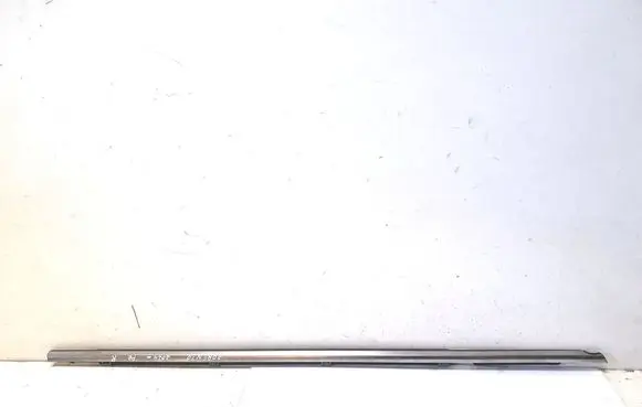 KIA Sorento Front door glass trim molding 