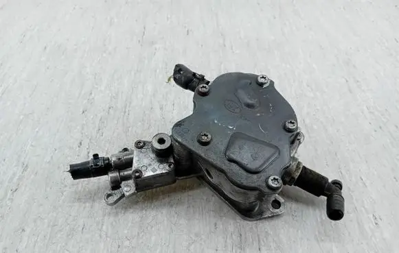 Volkswagen Touran I Vacuum pump RE-2153-05