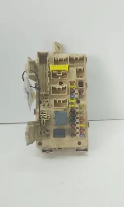 Toyota Avensis T250 Fuse module 82641CA010F 2050466284