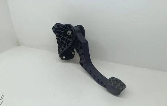 Volkswagen PASSAT B7 Clutch pedal 3C1721059BE