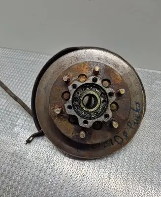 Hyundai Galloper Front wheel hub spindle knuckle