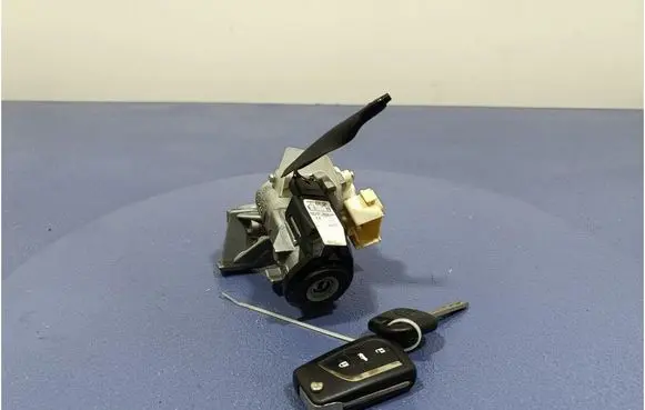 Toyota Verso-S Ignition lock 450200203