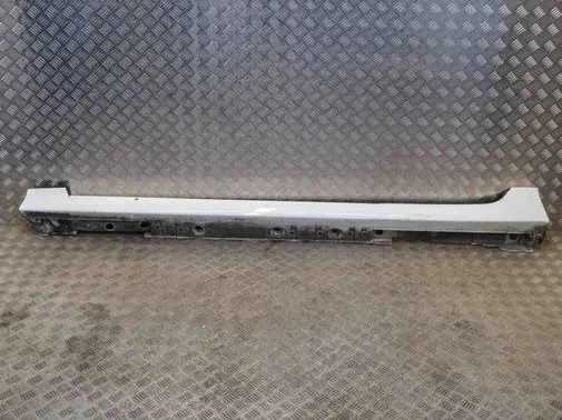 Toyota Prius (XW50) Sill 7586047080
