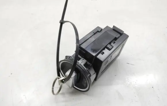 Volkswagen PASSAT B7 Ignition lock 3C0905843T 33303601 1602402830