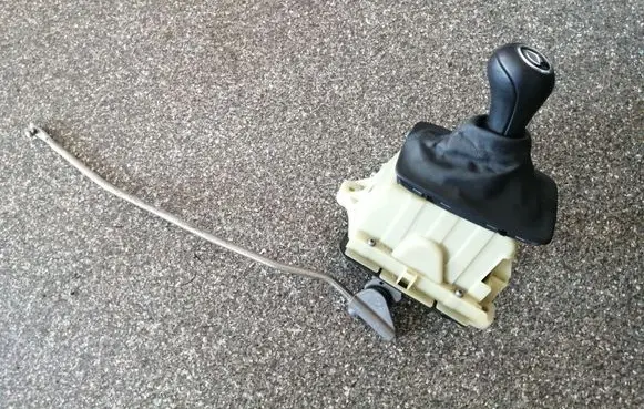 Mercedes-Benz E W212 Gear shifter/selector A2042678124