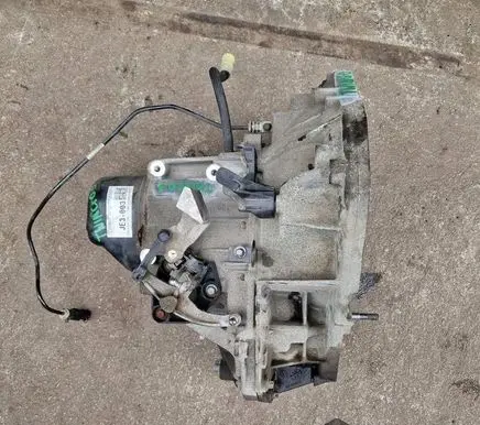 Renault Twingo III Manual 4 speed gearbox SB008