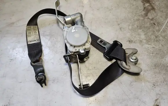 Subaru Legacy Front seatbelt 7M4520P