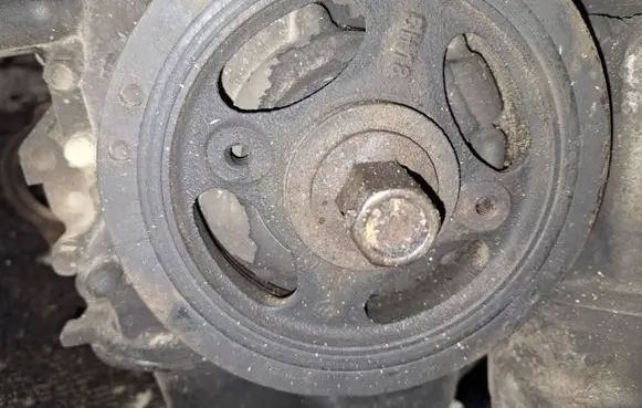 Toyota Avensis T250 Crankshaft pulley