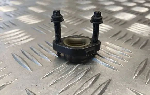 Mini Cooper F57 Fuel Injector clamp holder 
