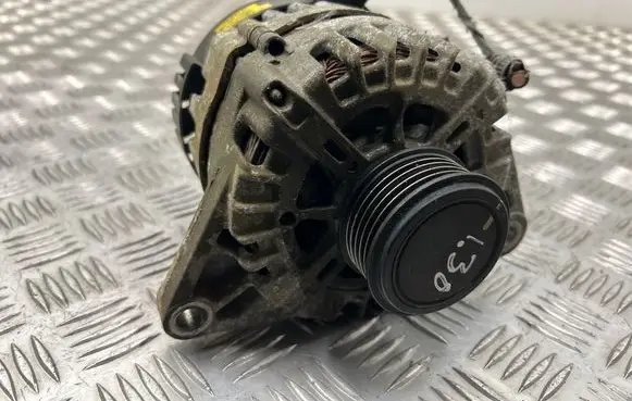 Hyundai i30 Generator/alternator 373002A850 2611067 135V130A