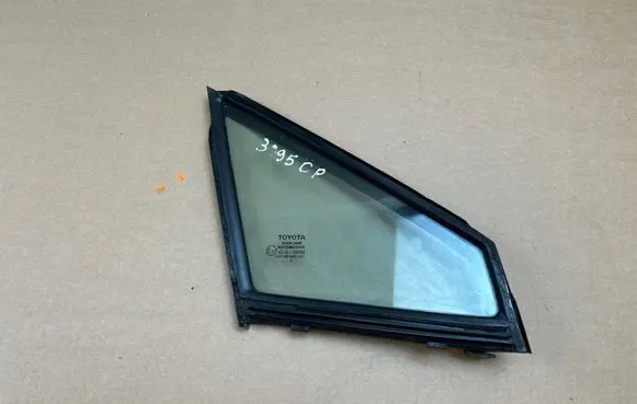 Toyota C-HR I Front door vent window glass four-door 68215F4011