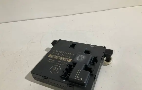 Mercedes-Benz E W211 Door control unit/module 2118704026 00006805