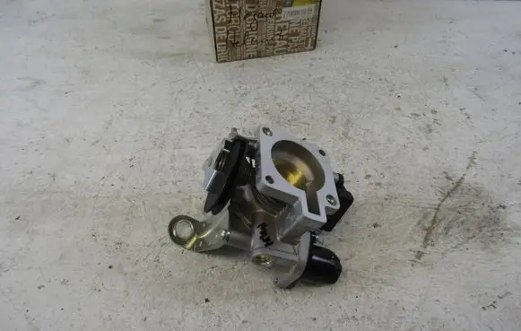 Renault Megane I Throttle valve 7700861679J