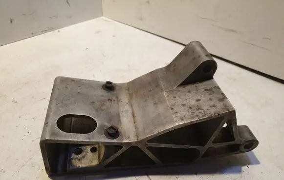 Volvo S60 Engine mounting bracket 17130 08666262