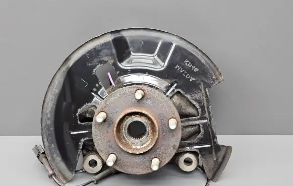 Mazda 3 III Front wheel hub