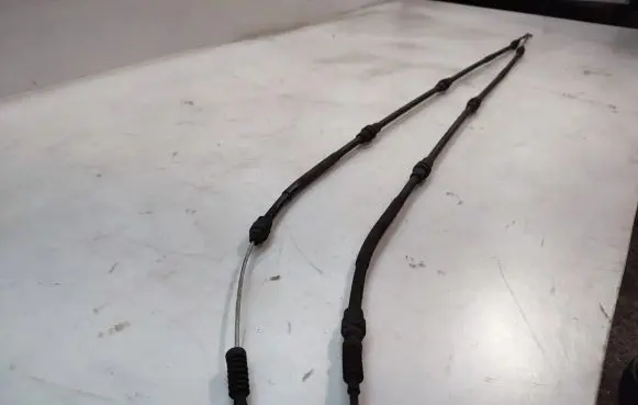 Handbrake/parking brake wiring cable