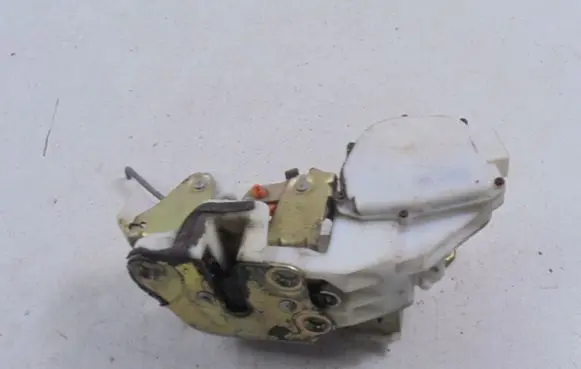 Mitsubishi Eclipse Front door lock