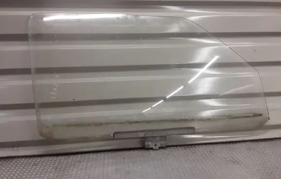 Volkswagen Golf II Front door window/glass (coupe) 